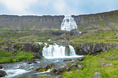 Fjallfoss i Dynjandi på Vestfjordene i Island