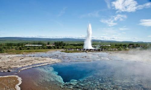 Geysir området med varme kilder