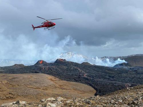 Helikoptertur over vulkanudbrud