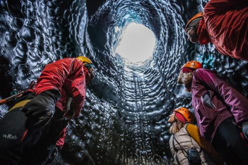 Overvældende skønhed i Katla isgrotten